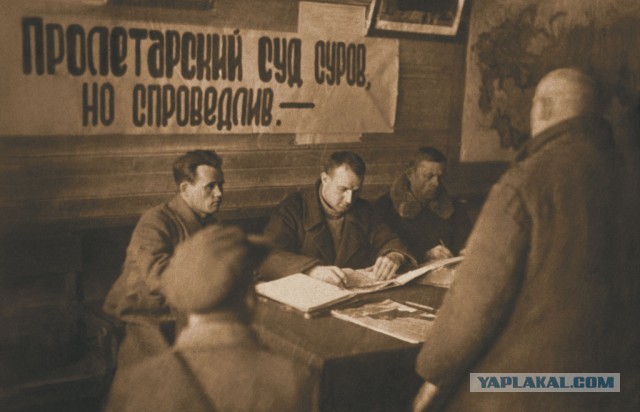 Схлестнулись как-то в ресторане сотрудница прокуратуры и полковник полиции
