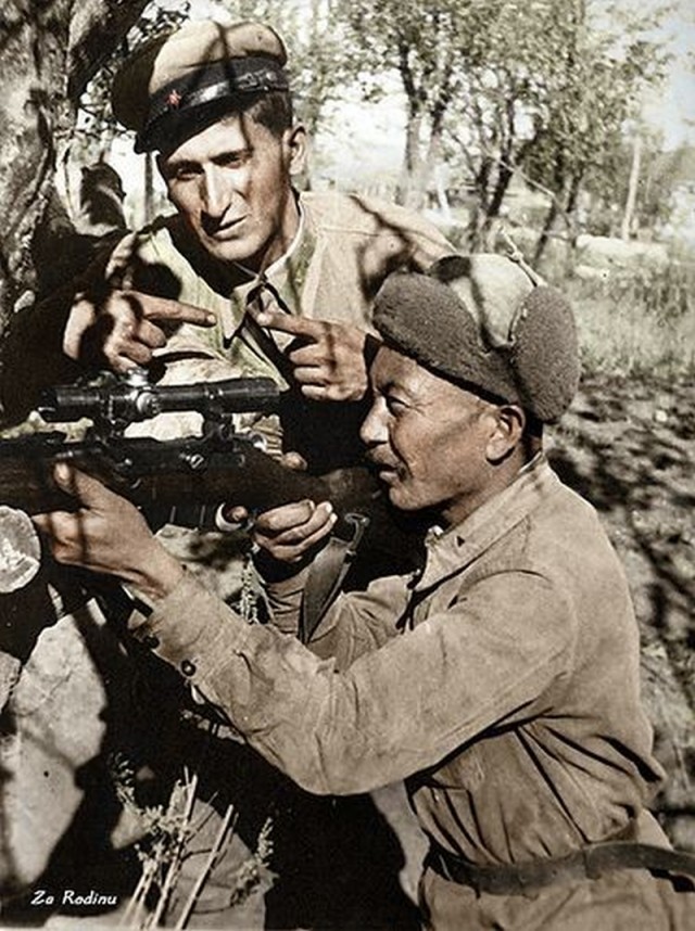 Фотографии связанных с историей Красной и Советской Армии.