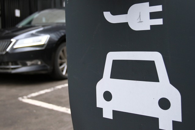 Consumer Reports: Электромобили значительно менее надежны, чем автомобили с бензиновым двигателем