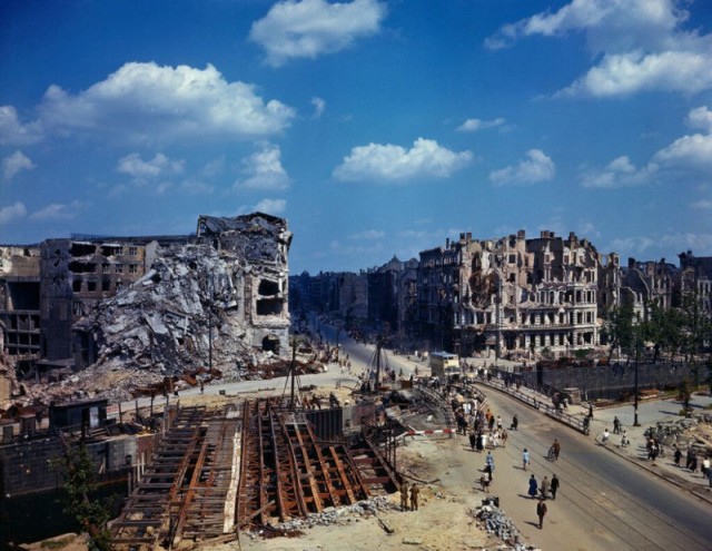 1945 год в 84 фотографиях