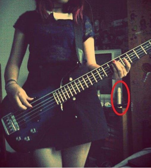 Попросил знакомую сыграть на камеру.