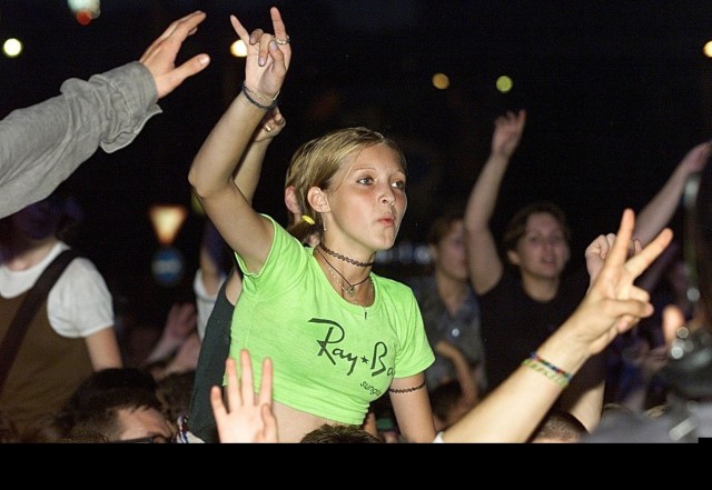 Девчата 90-х и 00-х