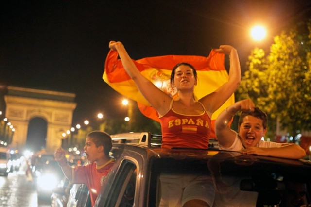 Экстаз и празднования в Испании
