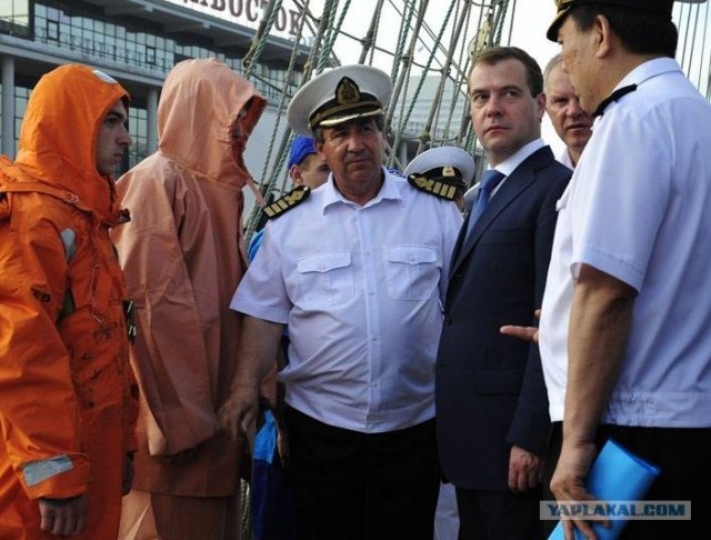 Медведев у руля