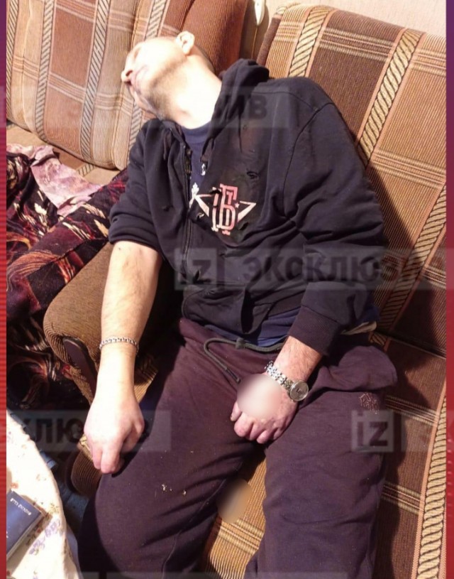 В Петербурге подросток зарезал родную мать и дядю.