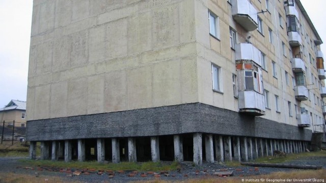 Почему в Норильске дома без балконов?