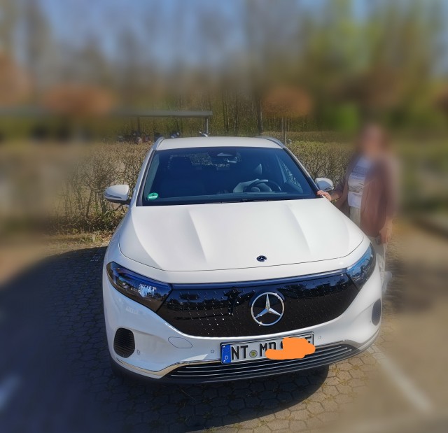 Новая игрушка (Mercedes S202)