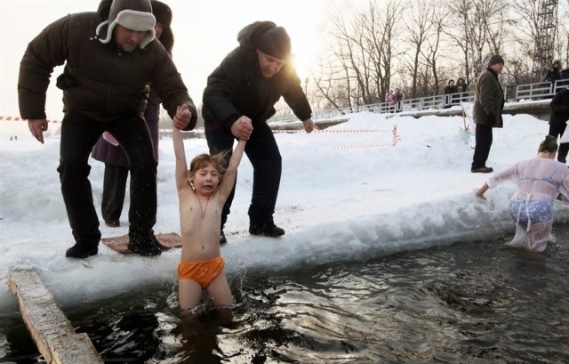 БЕРЕГИТЕ ДЕТЕЙ от крещенского геноцида!