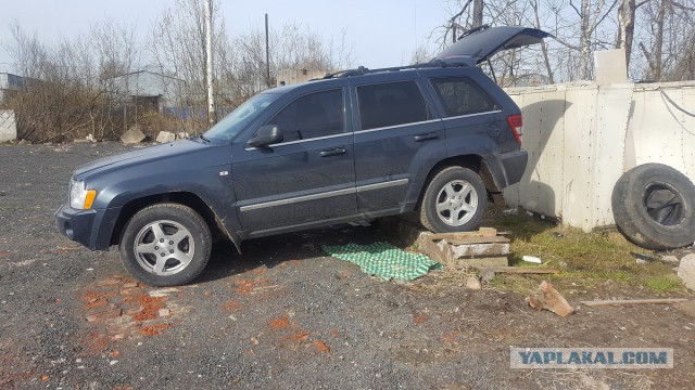 Старый Grand Cherokee, на тестовой трассе "Jeep Territory"