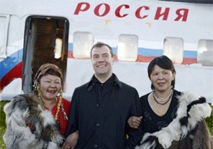 ПОЛИТИКА: Медведев и фотомодели