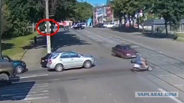 Мужик на скутере дважды сорвал сегодня джек-пот