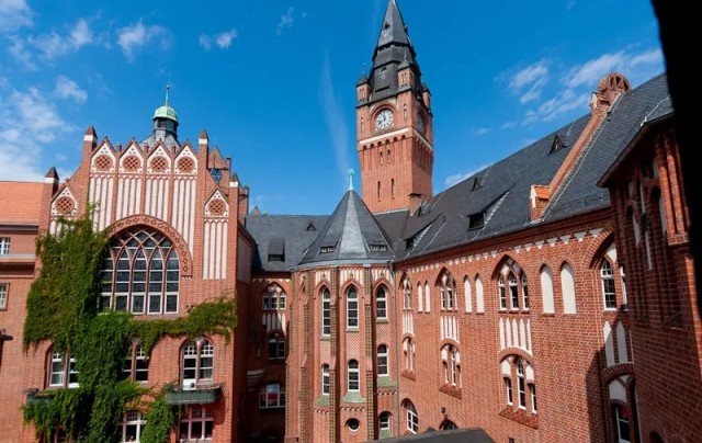 Капитан из Кёпеника: как сапожник ограбил ратушу и рассмешил кайзера Вильгельма