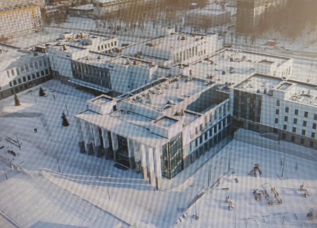 "На стройке Каховской ГЭС"
