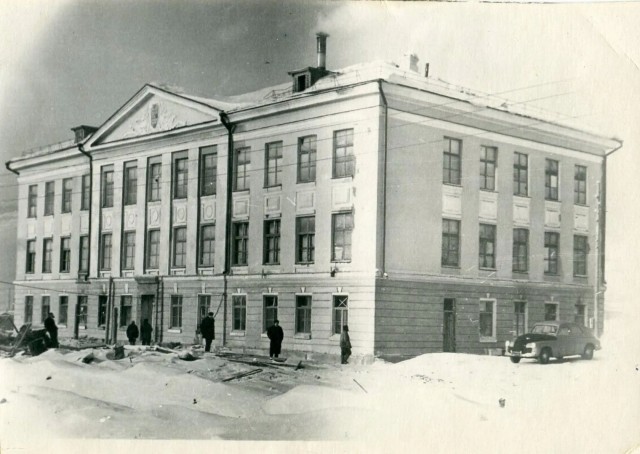 Посёлок Осетрово и Посёлок Усть-Кут в прошлом тысячелетиии