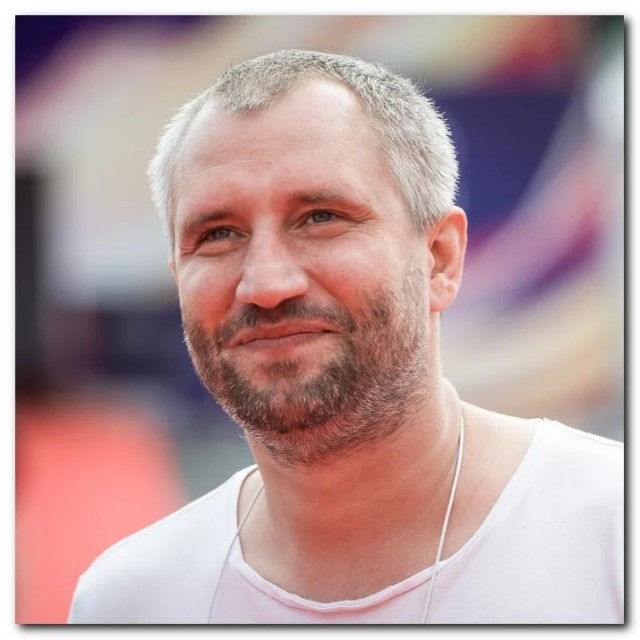Сегодня отмечает день рождения Юрий Быков