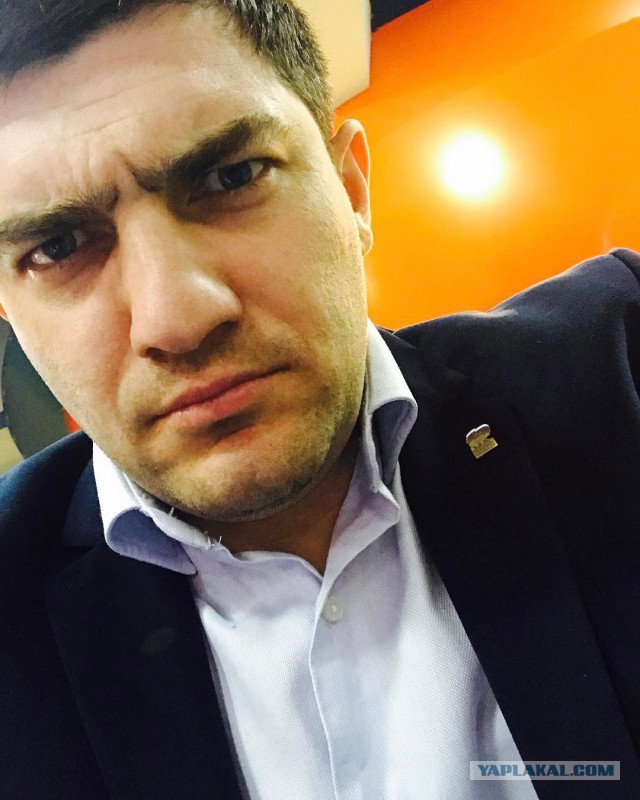 Гоняющий по встречке в Москве "мажор" обнародовал видео со стрельбой
