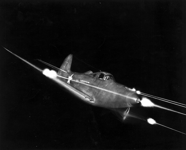 Р-39 Аэрокбра. Американская любимица сталинских соколов. История создания и основные модификации.