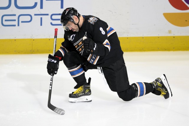 «Думали, Овечкин закончил творить историю?» Россиянин снёс ещё парочку рекордов НХЛ!