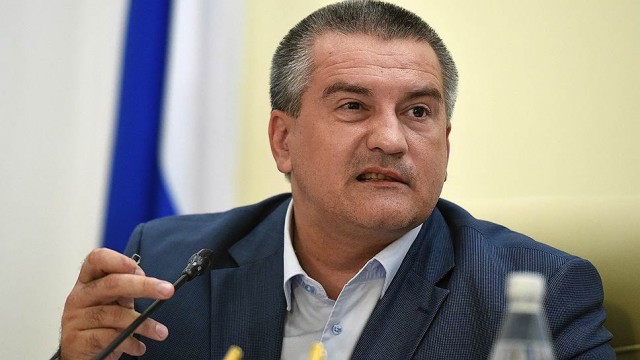 «Ощущение, что кто-то дачу строит». В Екатеринбурге с родителей детсадовцев собирают линолеум на нужды СВО