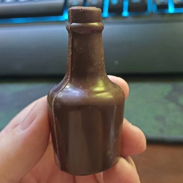 Школьники в России подсели на конфеты-рюмки с крепким алкоголем