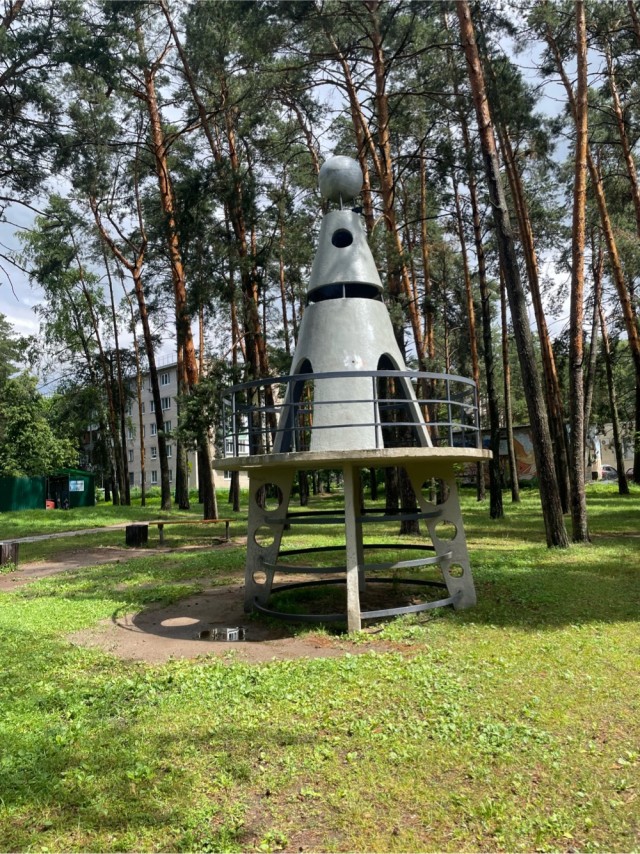 Джентельмены, даме нужна помощь