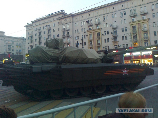 Проход техники. Москва, Тверская 29 апреля