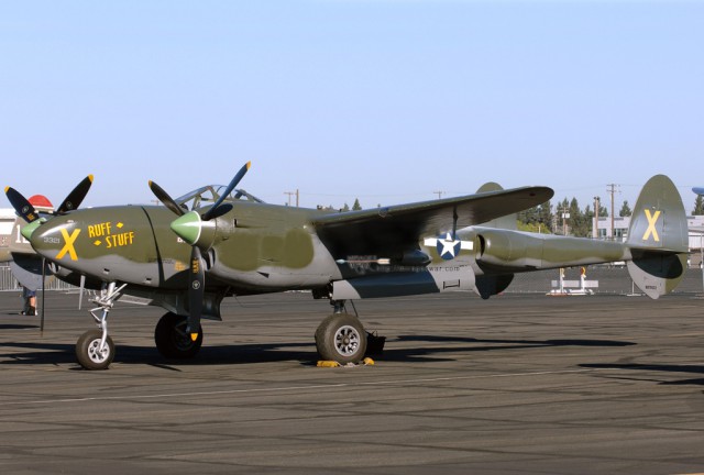Многоцелевой истребитель P-38 «Lightning»