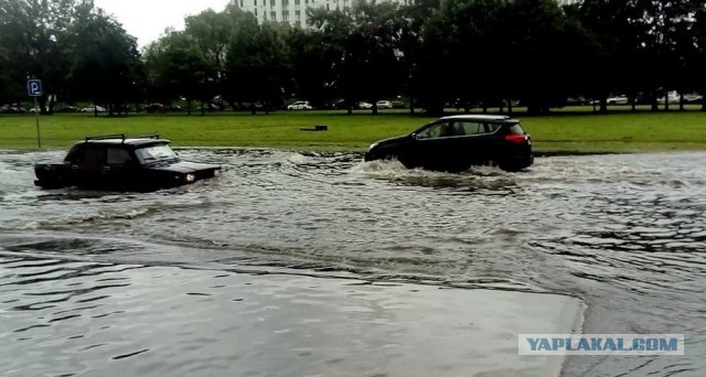 Питер ушел под воду: гидроудары, проспекты-океаны, улицы-реки