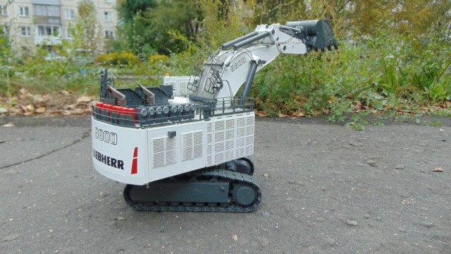 LIEBHERR R9800 Радиоуправляемая дилерская модель экскаватора в 50 масштабе