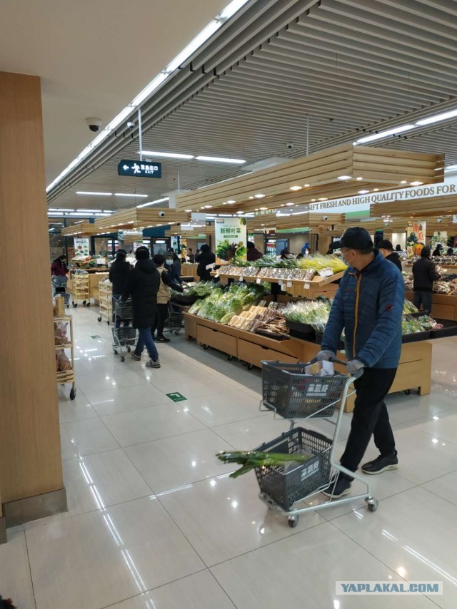 Продуктовые магазины в Дюльмене. Германия, земля Северная Рейн-Вестфалия