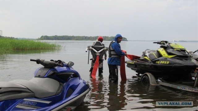 Полёт над водой.