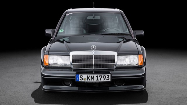 Маленький, но настоящий: как создавали Mercedes 190 и почему он стал звездой