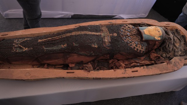В Египте раскопали нетронутые жреческие погребения с большим количеством заупокойной утвари