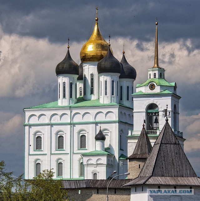 А что, если попросить ИИ представить Россиию в каждом веке. И сделать по 1 картинке на каждый век