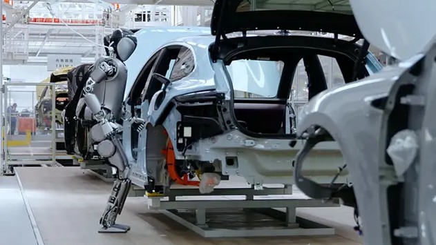 Китайская компания UBTech запускает массовое производство гуманоидных роботов Walker S