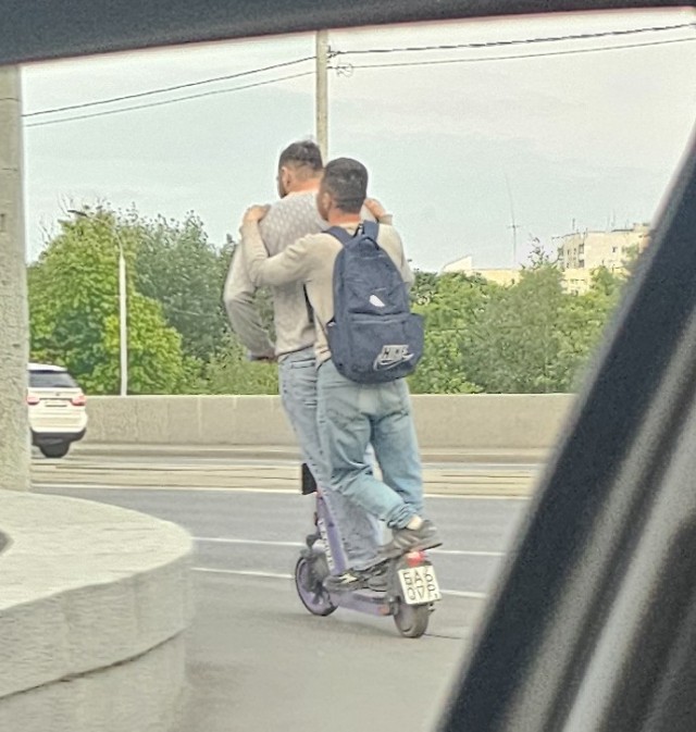 Крепкие объятия