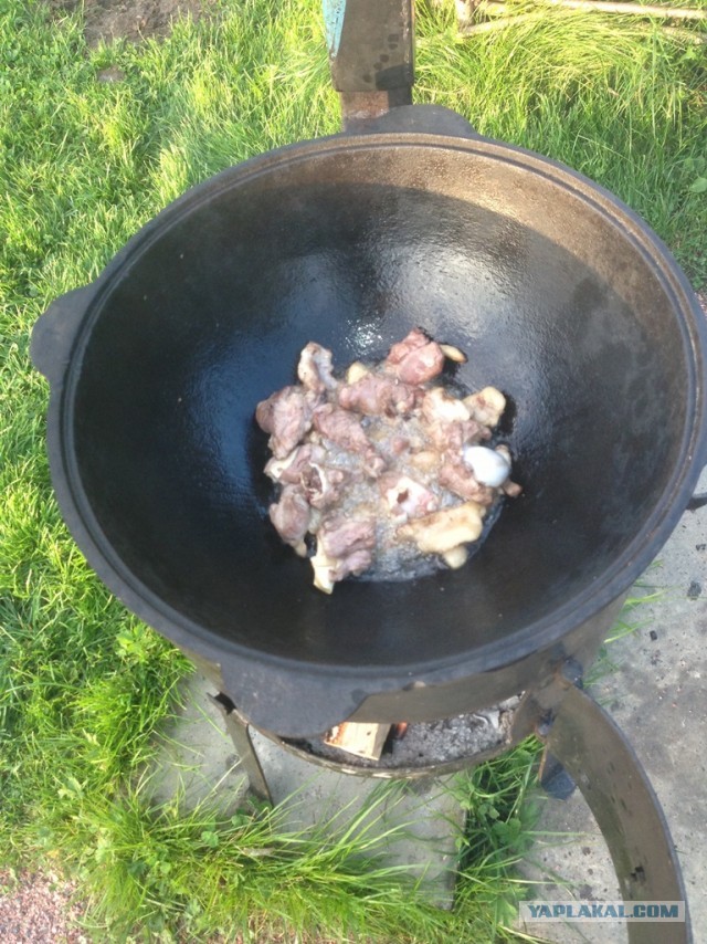 Баранья нога с куриной печенью