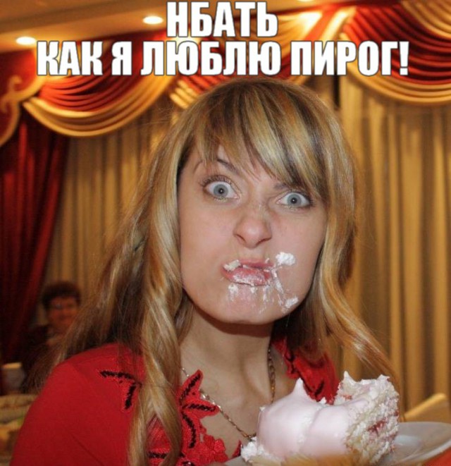 Наркобарыга прячет закладку под видеокамерой