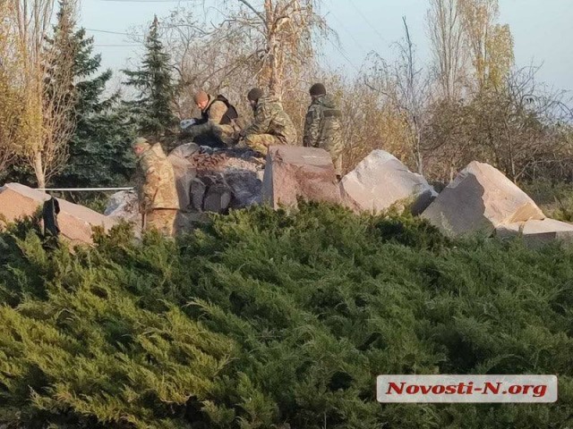 В Николаеве взорвали  обелиск "Родина -мать"
