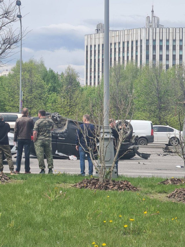 На юго-западе Москвы столкнулись три машины