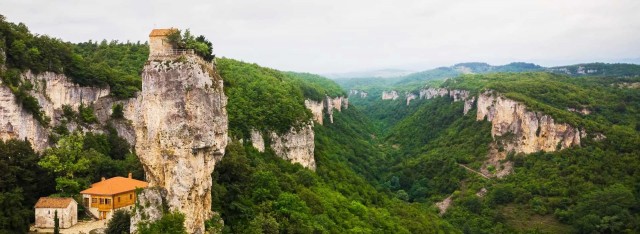 Самое уединенное место в мире. Столп Кацхи в Грузии