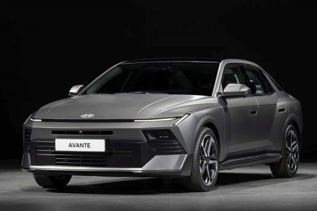 Hyundai Motor представила в Южной Корее среднеразмерный седан Elantra нового (восьмого по счету) поколения