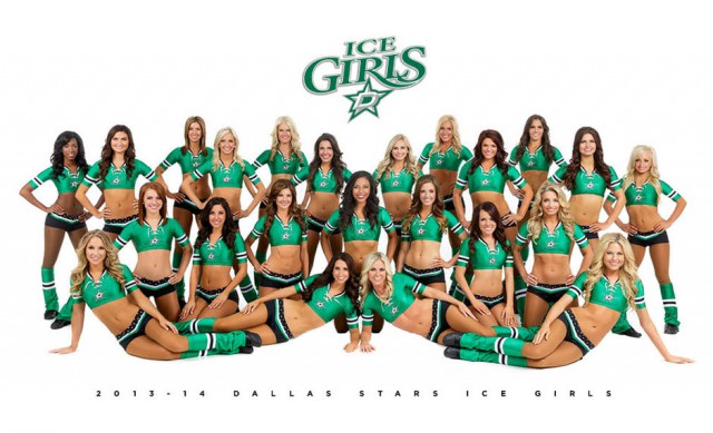 Уборщицы-фотомодели льда