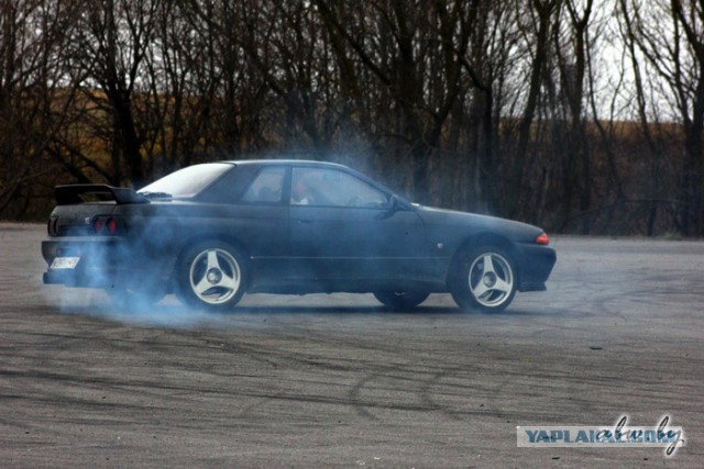 Nissan GT-R R32: высокотехнологичная 25лет ракета