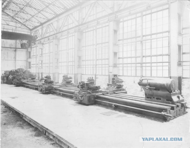 Гигантский токарный станок