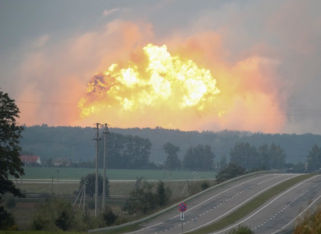 Взрывы на складе боеприпасов в Калиновке, под Винницей