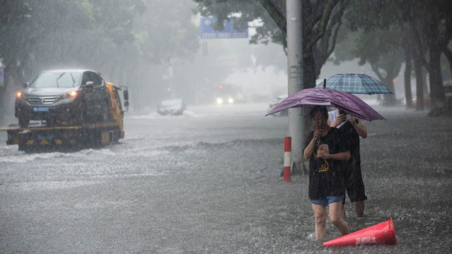 Мощнейший супертайфун обрушился на Тайвань и Китай