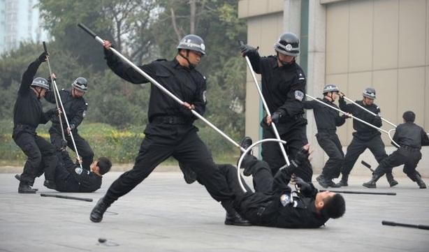 Китайская вилка. Новшества для борьбы с протестующими