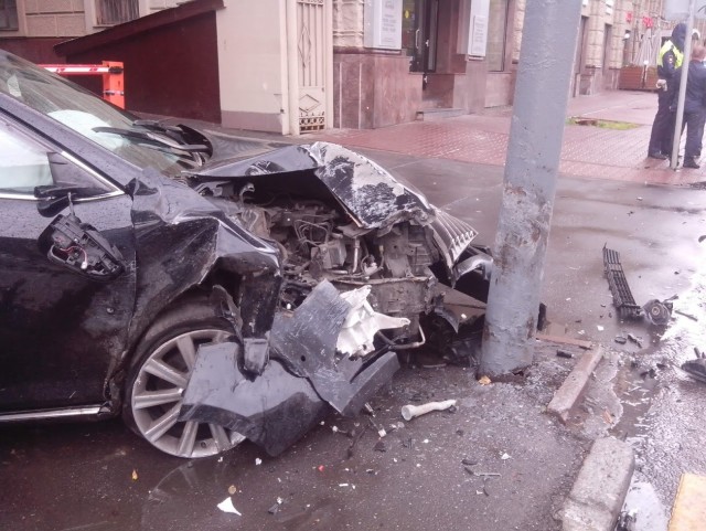 «Летели больше 200 км/ч. Машину смяло и разорвало»: в ночном ДТП на Волжском шоссе в Самаре погибла девушка