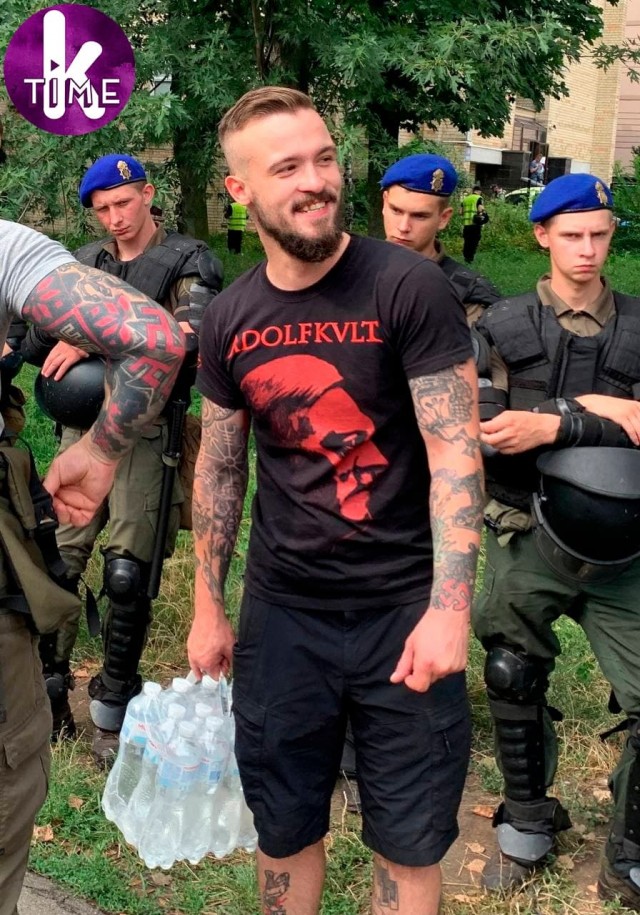 Зеленский призвал граждан в Донбассе, считающих себя русскими, уезжать в Россию